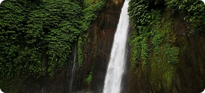 МАЙНГ (Munduk Waterfall)